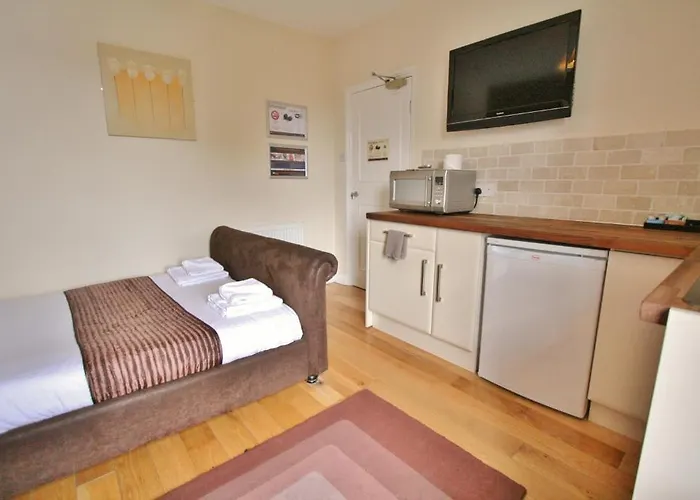Central Studios Gloucester Road By Roomsbooked - Free Parking