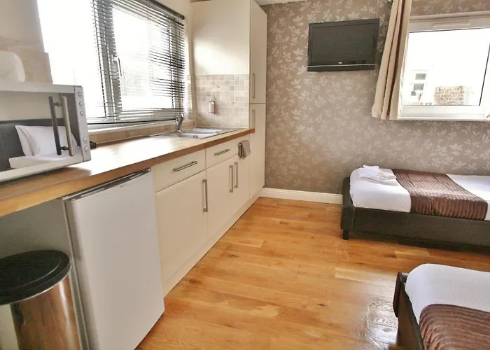 Central Studios Gloucester Road By Roomsbooked - Free Parking